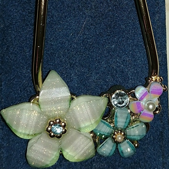 Unknown Accessories Beautiful New Flower Hair Pin Made In Japan